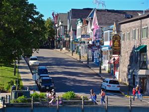 Street scene of Bar Harbor Maine